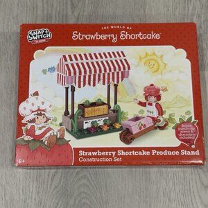 NEW! STRAWBERRY SHORTCAKE PRODUCE STAND Snap & Switch Construction Set 123 pcs